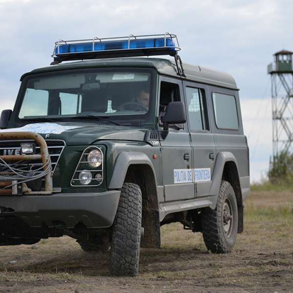 Cetăţean afgan, cercetat pentru săvârşirea infracţiunii de trafic de migranţi