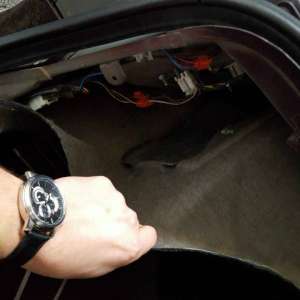 Autovehicul „blindat” cu țigări de contrabandă