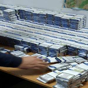 Autovehicul „blindat” cu țigări de contrabandă