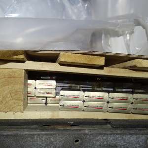 Peste 5.000 pachete de țigări, depistate într-un  autocamion cu produse sanitare