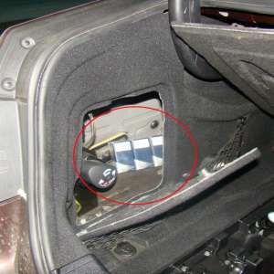 Peste 2.000 de ţigarete ascunse in capitonajul unui autoturism, descoperite la PTF Galaţi