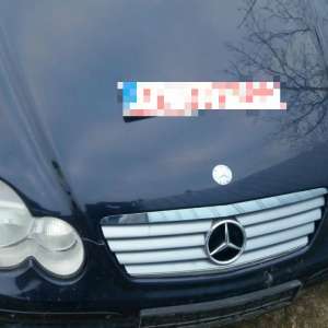 Un bărbat care ameninţa cu un topor, imobilizat de echipajul Poliției de Frontieră
