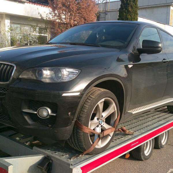 Două autoturisme marca BMW căutate de autorităţile din Franţa şi Germania, depistate în P.T.F Borş