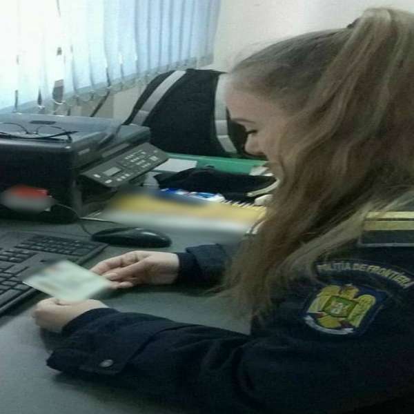 Carte de identitate falsă, descoperită la controlul de frontieră