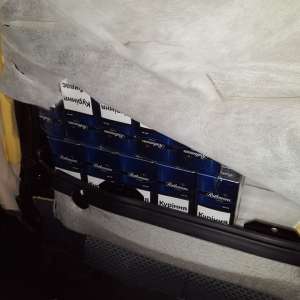 Peste 7.000 pachete țigări confiscate la frontiera de nord