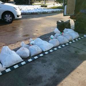 Peste 88 de kilograme de chihlimbar, ascunse într-o autoutilitară