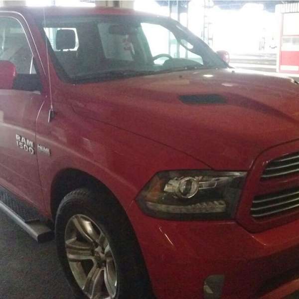 Cinci autoturisme căutate de autorităţi, în valoare totală de peste 700.000 de lei, descoperite de poliţiştii de frontieră