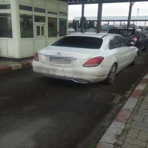 Cinci autoturisme căutate de autorităţi, în valoare totală de peste 700.000 de lei, descoperite de poliţiştii de frontieră