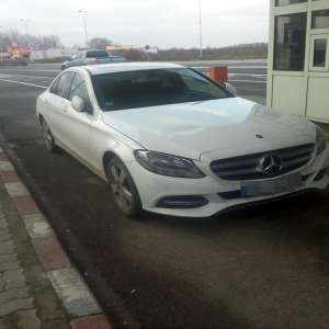 Cinci autoturisme căutate de autorităţi, în valoare totală de peste 700.000 de lei, descoperite de poliţiştii de frontieră