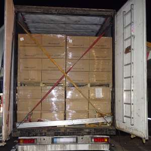 Patru cetățeni sirieni ascunși într-un camion, printre textile, descoperiți la P.T.F. Giurgiu