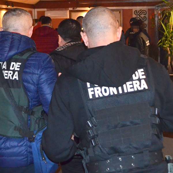 Grupare specializată în traficul de migranţi, destructurată de poliţiştii de frontieră timişeni