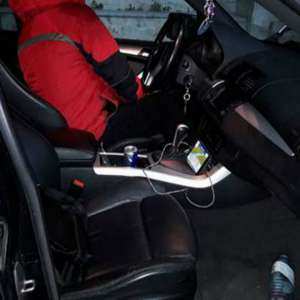 Trei BMW X5 cu numere false, descoperite la Sculeni