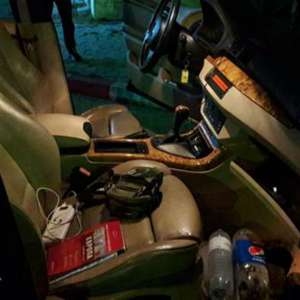 Trei BMW X5 cu numere false, descoperite la Sculeni