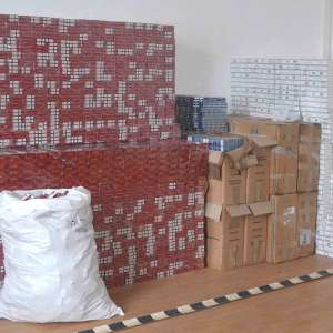 Țigări în valoare de aproximativ un milion de lei, confiscate la frontiera de nord