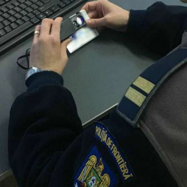 Carte de identitate falsă, descoperită la controlul de frontieră   
