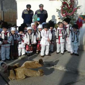 De la oameni, pentru oameni...