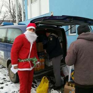 De la oameni, pentru oameni...