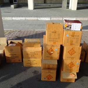 Aproximativ 23.000 de materiale pirotehnice, fără documente legale, descoperite la P.T.F. Giurgiu