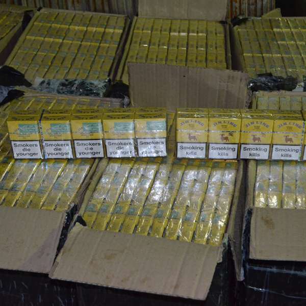 Peste 8.300 pachete țigări confiscate de către polițiștii de frontieră