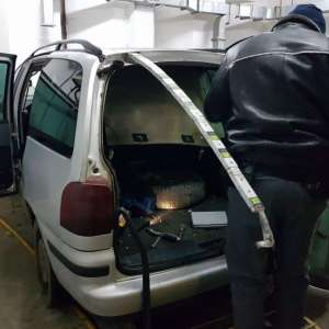 Ţigări de contrabandă descoperite la frontieră