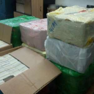 Timbre  de acciză pentru ţigări şi băuturi alcoolice, false, descoperite la P.T.F. Galaţi-rutier