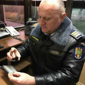 Cărți de identitate false, descoperite la controlul de frontieră