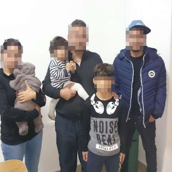 Familie de irakieni, oprită la frontiera cu Ungaria