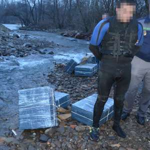 Focuri de armă pentru reținerea contrabandiștilor de țigări