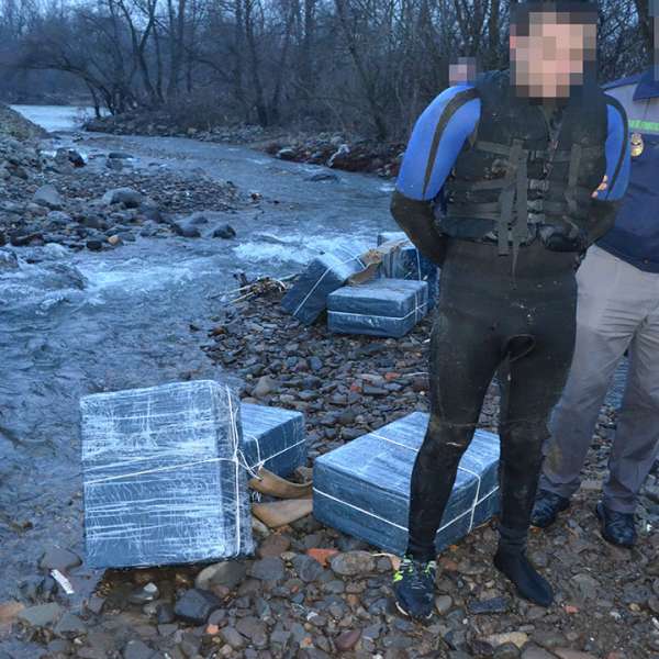 Focuri de armă pentru reținerea contrabandiștilor de țigări