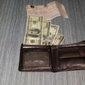 Bancnote false descoperite la P.T.F. Sculeni