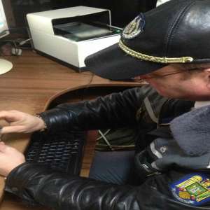 Carte de identitate falsă, descoperită la controlul de frontieră