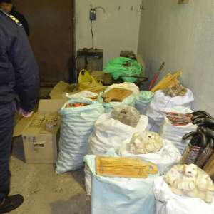 Mii de obiecte de artizanat fără documente, confiscate de polițiștii de frontieră