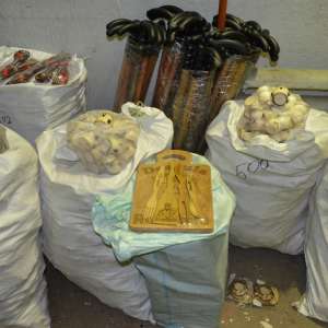 Mii de obiecte de artizanat fără documente, confiscate de polițiștii de frontieră