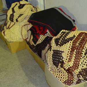 Mii de obiecte de artizanat fără documente, confiscate de polițiștii de frontieră