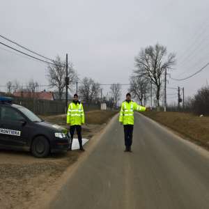 Depistat la volanul unui autoturism deşi avea permisul reţinut  