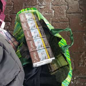 Peste 3.000 pachete cu țigări, descoperite ascunse într-un  microbuz la P.T.F. Giurgiu