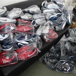 Un camion încărcat cu încălţăminte contrafăcută, a cărei valoare, dacă ar fi fost comercializată, depăşeşte 2 milioane de lei, depistat la P.T.F. Giurgiu