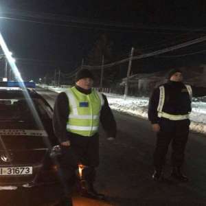 Mopede neînregistrate, conduse fără permise