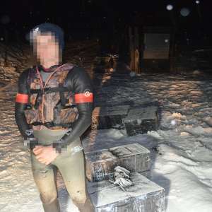 Un cetățean ucrainean reținut și 4.800 pachete cu țigări de contrabandă confiscate la frontiera de nord