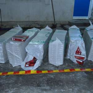 Peste 7.600 de pachete cu ţigări de contrabandă,  descoperite de polițiștii de frontieră