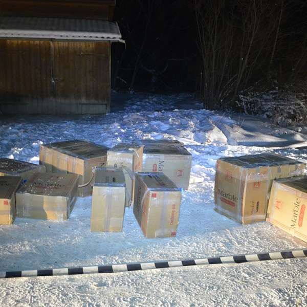 Peste 16.000 de pachete de ţigări de contrabandă, confiscate la frontiera de nord