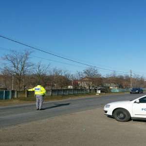 Autoturism cu număr provizoriu de circulație expirat, descoperit la un control de rutină