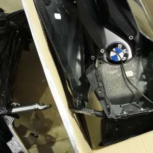 Motociclete dezmembrate, căutate de autoritățile din Italia, descoperite la Petea