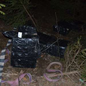 Peste 13.000 de pachete de ţigări de contrabandă, confiscate la frontiera de nord