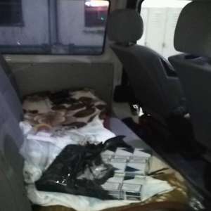 Aproximativ 6.000 de ţigarete de contrabandă descoperite la controlul de frontieră