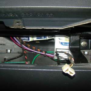 Ţigarete de contrabandă descoperite la controlul de frontieră