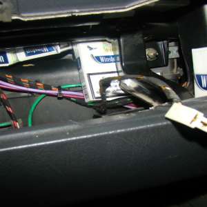 Ţigarete de contrabandă descoperite la controlul de frontieră