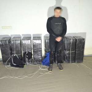 Un cetățean ucrainean cercetat pentru contrabandă cu ţigări