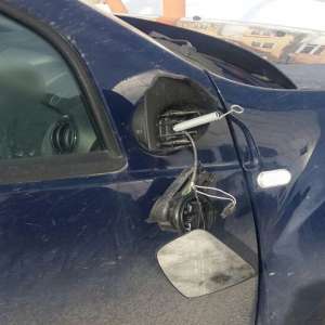 Focuri de armă pentru reţinerea unor bărbaţi care au atacat un echipaj al Poliţiei de Frontieră