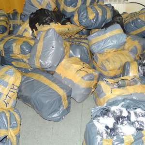 Bunuri în valoare de peste 100.000 lei susceptibile a fi contrafăcute, confiscate la P.T.F. Giurgiu